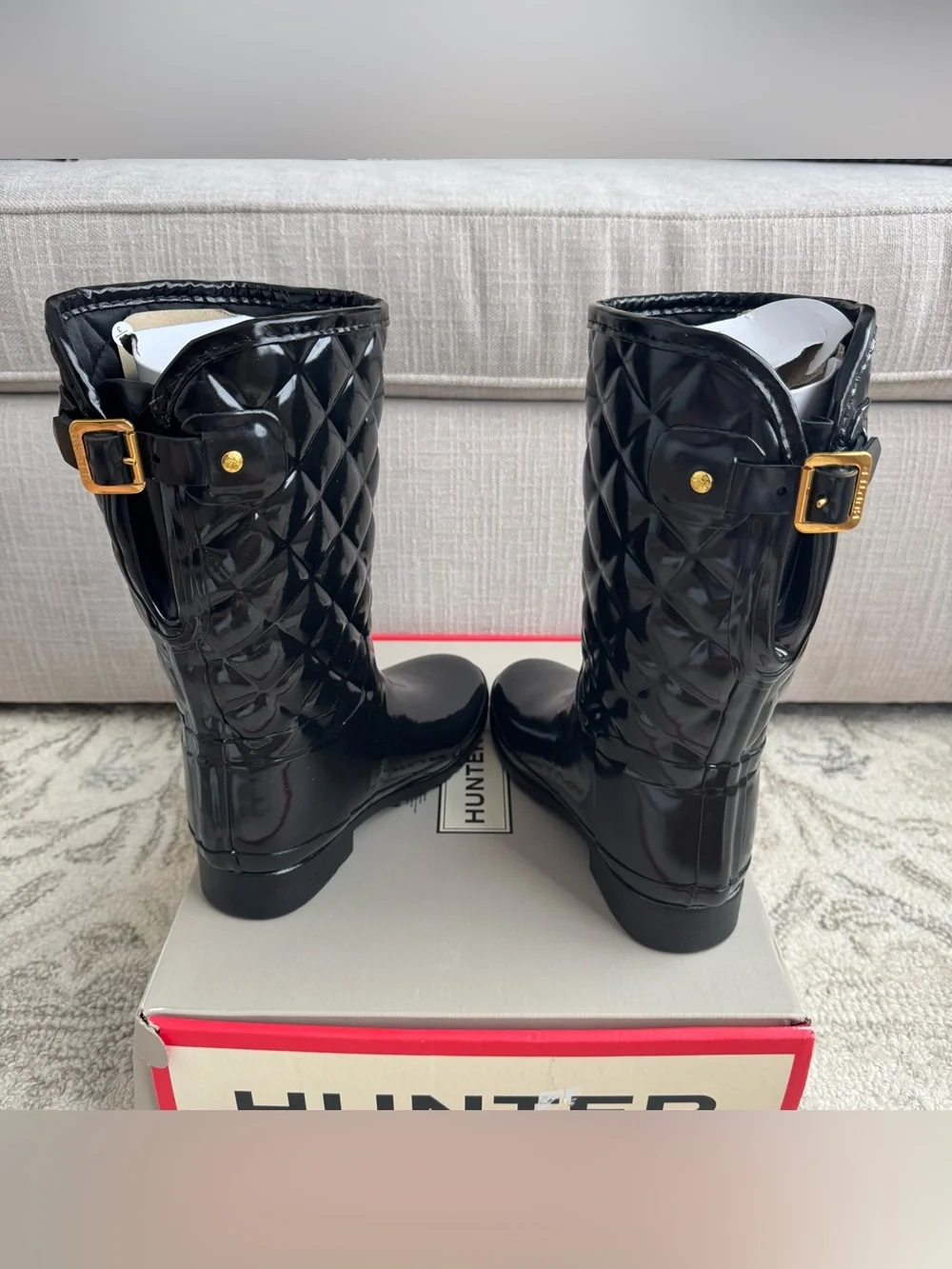 Hunter Women's Refined Gloss Quilt Short Boot In Black